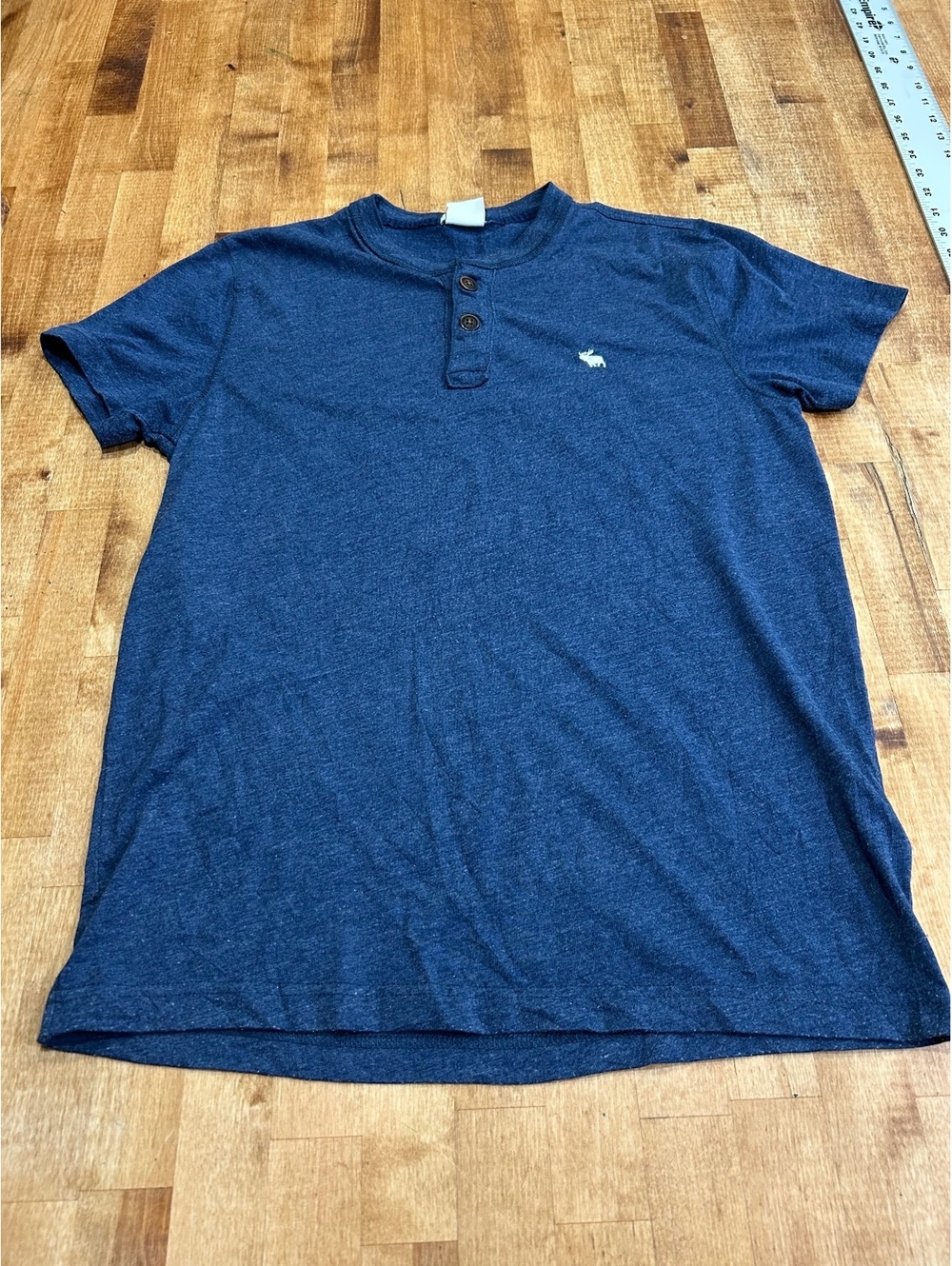Abercrombie & Fitch Muscle Fit Blue Henley T-Shirt Size Small